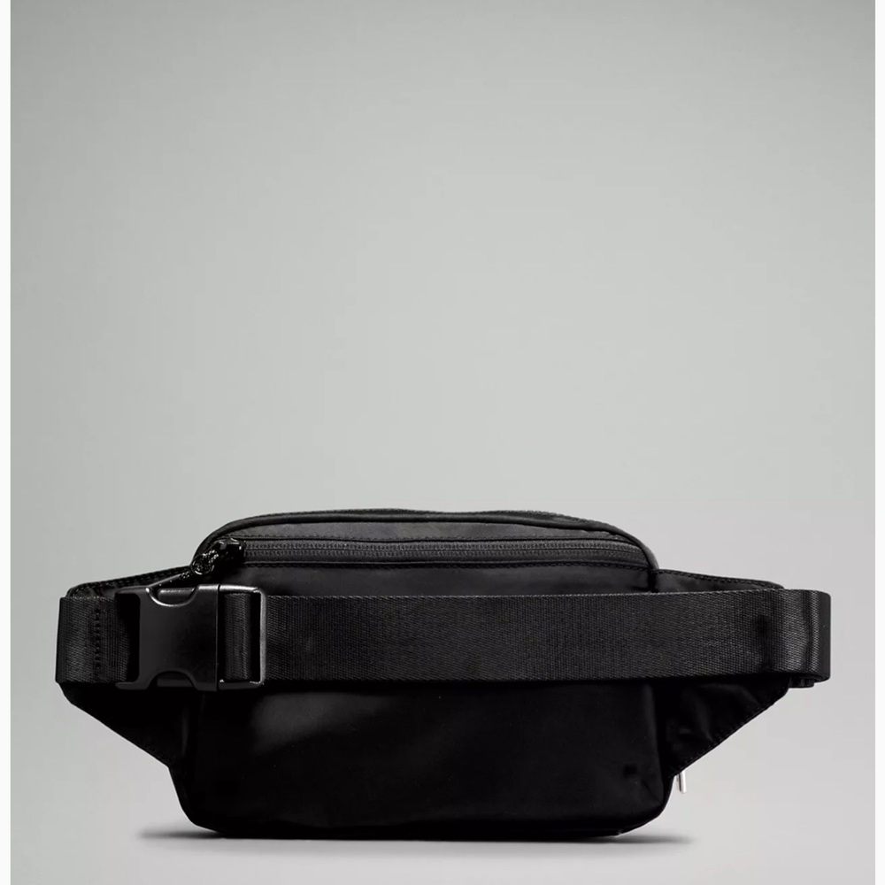 NEW ❤️ Lululemon Large Everywhere Belt Bag - Black (2L) - Picture 3 of 13